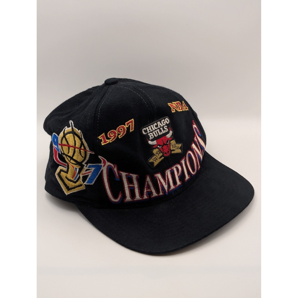 Logo Athletic Chicago Bulls Hat Mens OSFA Black Excellent 1997 NBA Champions